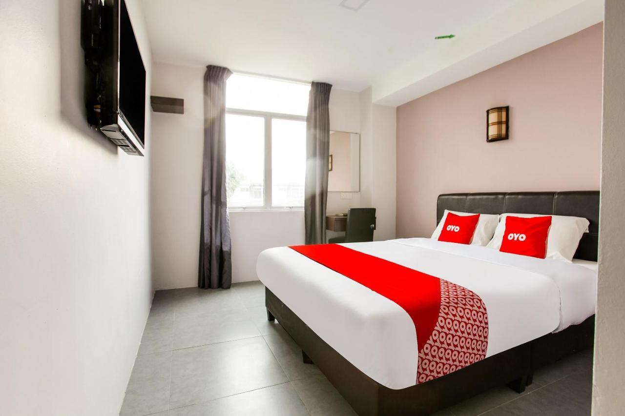 Oyo 89631 988 Hotel 新山 外观 照片