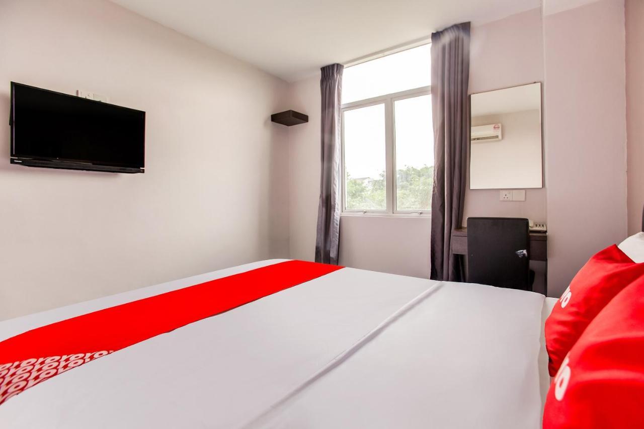 Oyo 89631 988 Hotel 新山 外观 照片