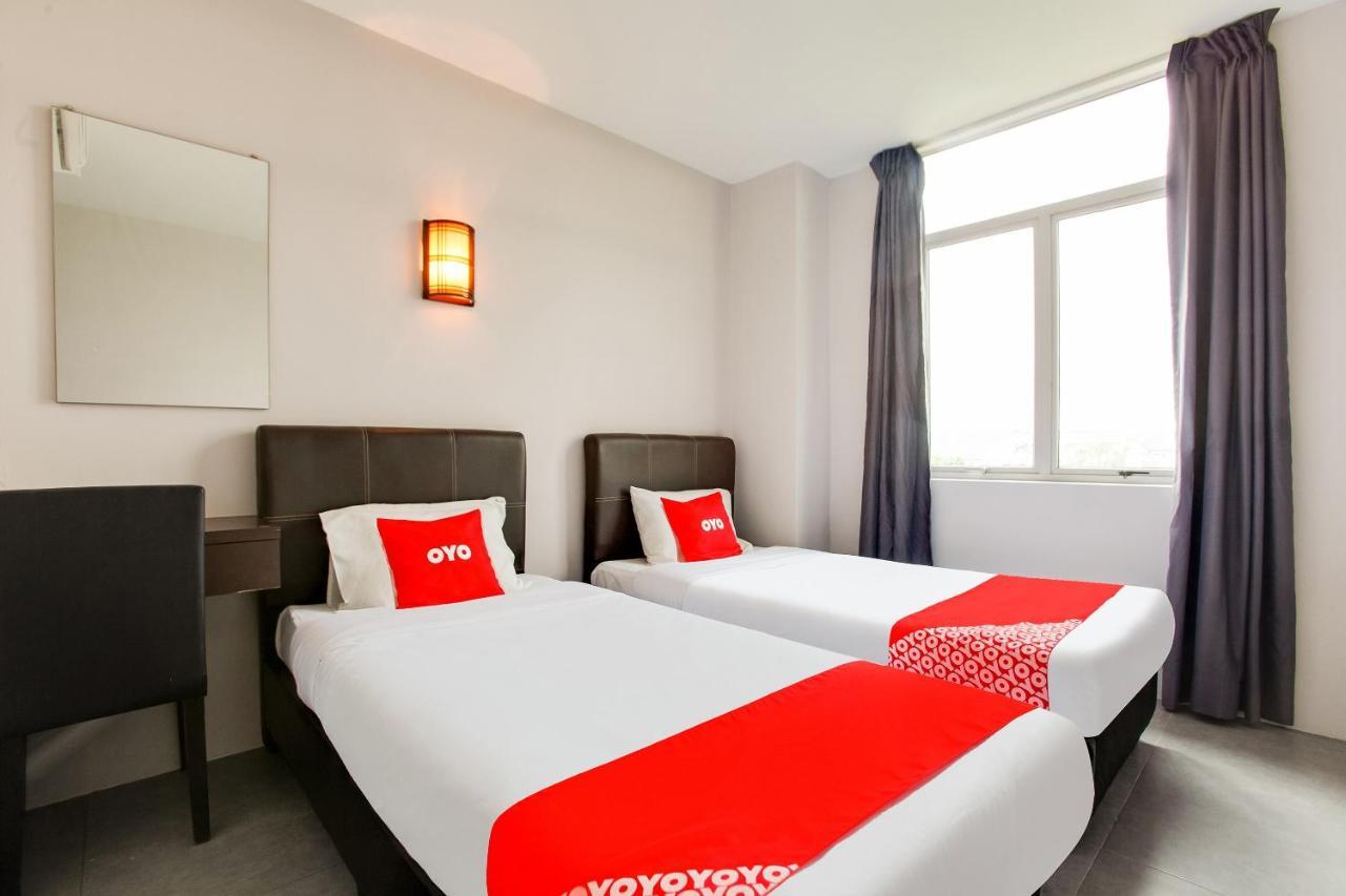 Oyo 89631 988 Hotel 新山 外观 照片
