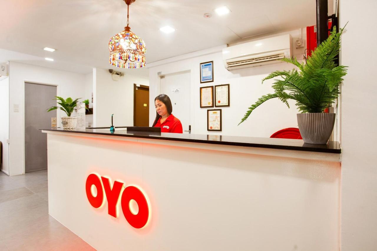 Oyo 89631 988 Hotel 新山 外观 照片