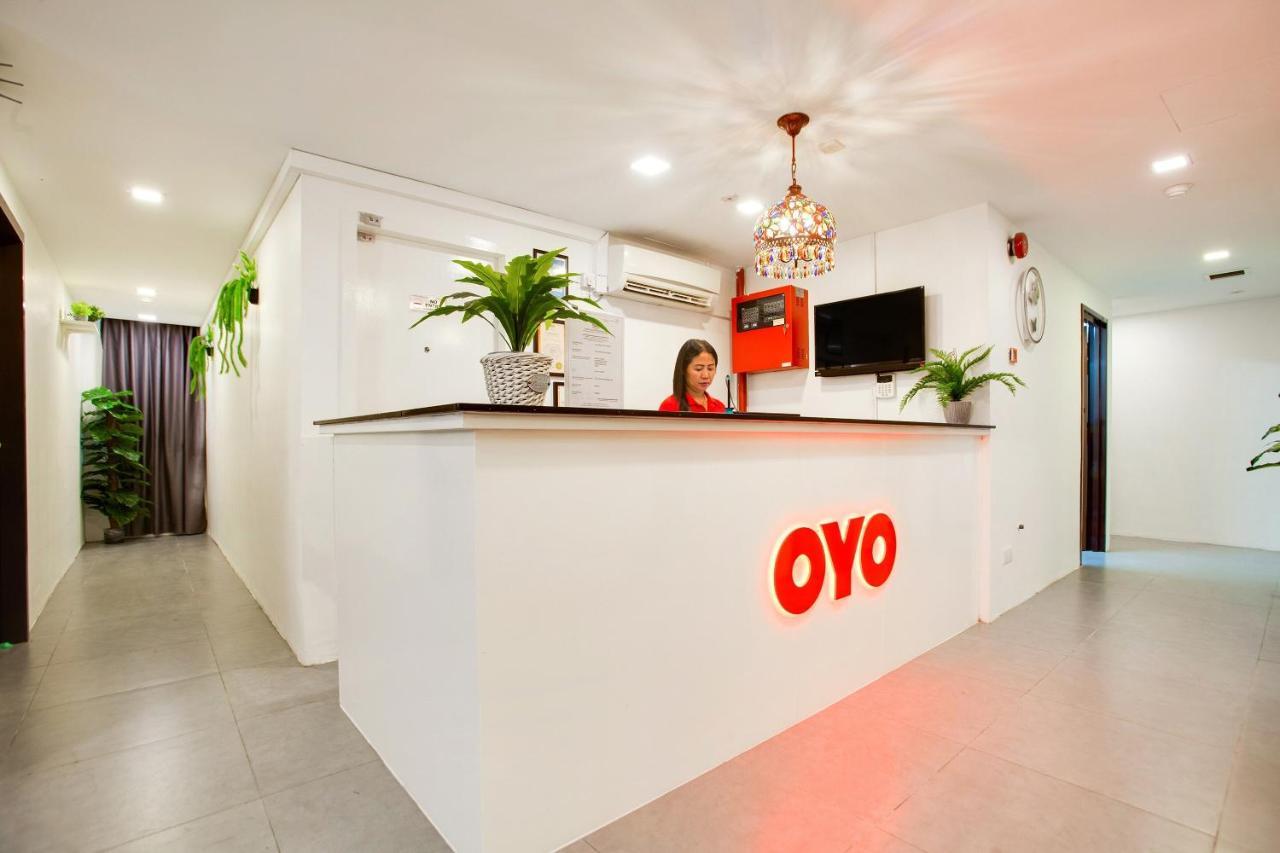 Oyo 89631 988 Hotel 新山 外观 照片