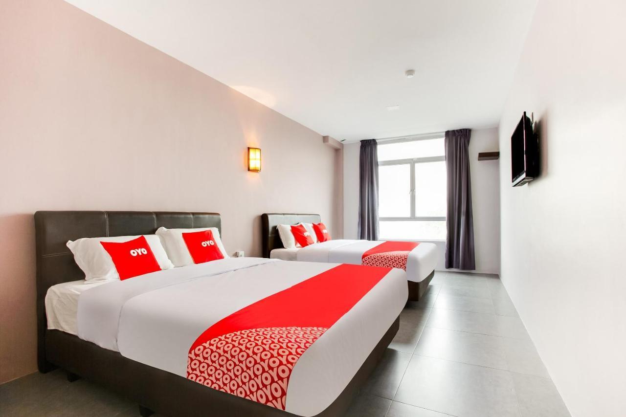 Oyo 89631 988 Hotel 新山 外观 照片